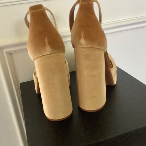 Gianna Bini GB Velvet Mustard/Gold Platform Heel Shoes Size 10 - Picture 6 of 10